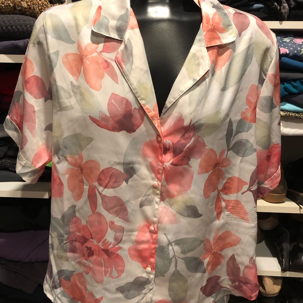 Nwt silk like pjs